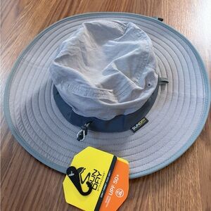 This is a Sunday Afternoons Clear Creek Boonie sun hat